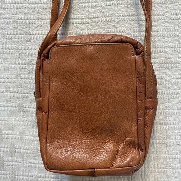 Hobo vintage brown leather purse. - Picture 2 of 12